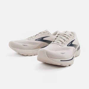 Brooks Adrenaline GTS 23